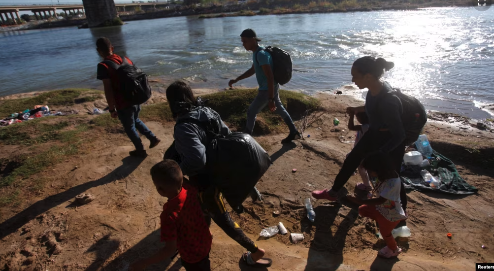 Gobierno EEUU restringirá el acceso a asilo en la frontera con México: fuentes