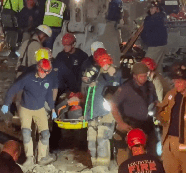 Después de 8 horas, finalmente rescatan a trabajador soterrado en una&nbsp;demolición.
