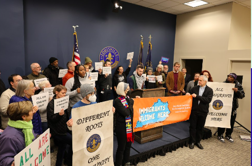 Piden al gobierno de Louisville que la ciudad sea segura y acogedora ante las políticas de Trump