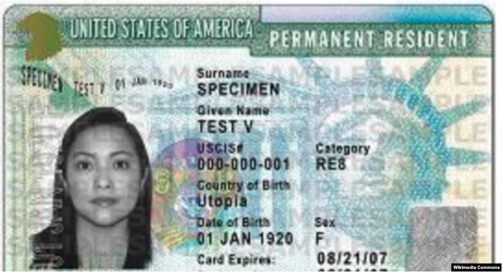 ¿Bajo qué circunstancias se puede revocar una tarjeta verde de Estados Unidos?