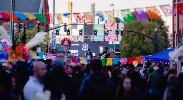 Celebrarán Día de los Muertos en Main St. en&nbsp;Louisville
