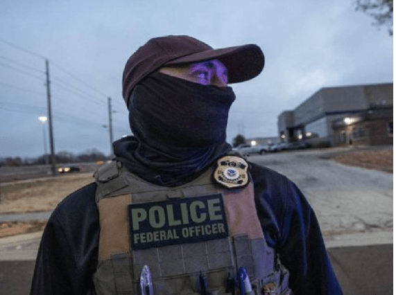 ¿ICE puede arrestar a ciudadanos estadounidenses?