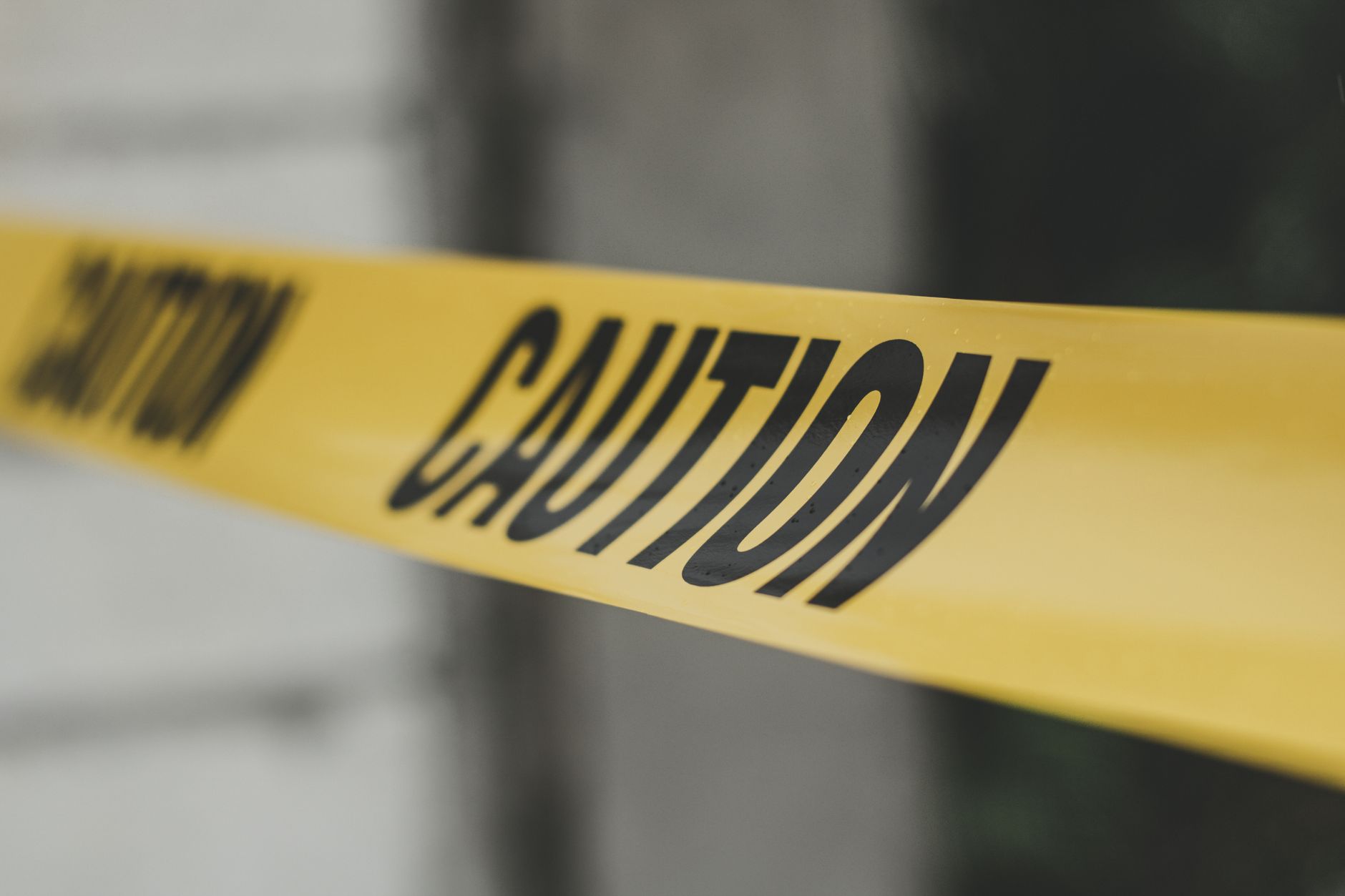 Capturan al presunto asesino de la muerte de tres personas en las afueras de la Oficina de Renovación de Licencias de Valley Station.