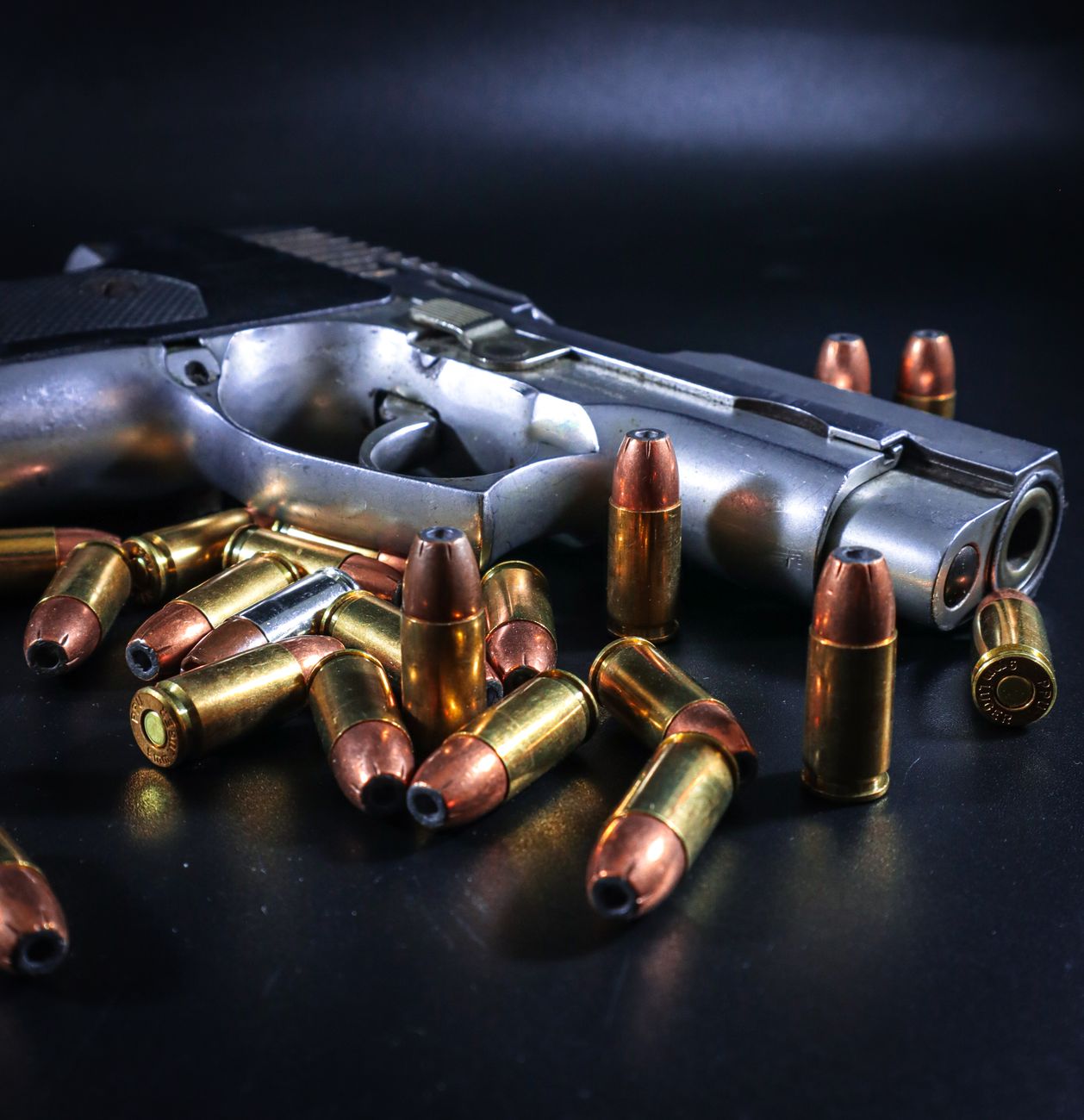 Condenan a hombre radicado en Shelbyville por traficar armas a Honduras